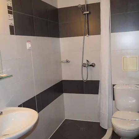 Hotel Eva 2*