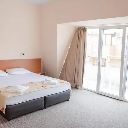 Hotel Eva رافدا