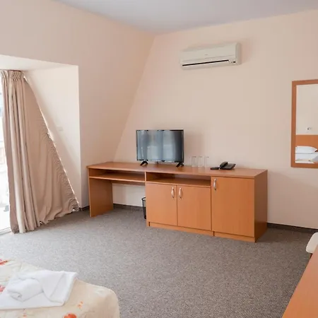 Hotel Eva فندق 2*