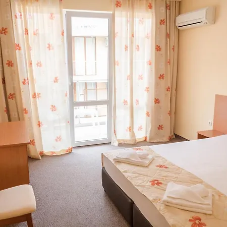 Hotel Eva فندق رافدا