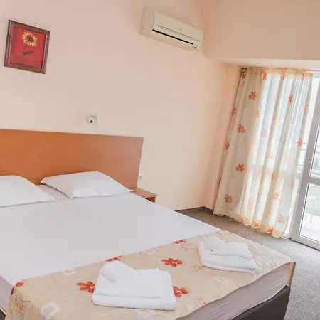 Hotel Eva رافدا