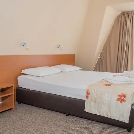 Hotel Eva رافدا