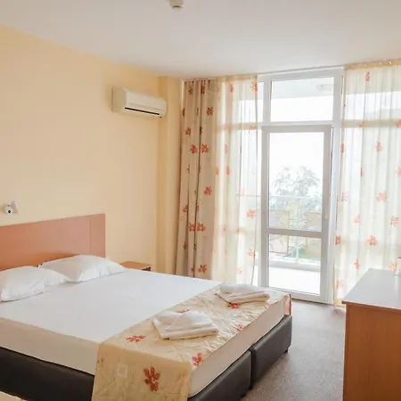 فندق Hotel Eva 2*