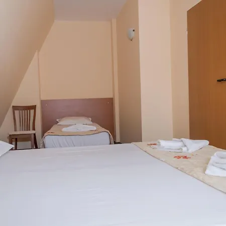 Hotel Eva رافدا